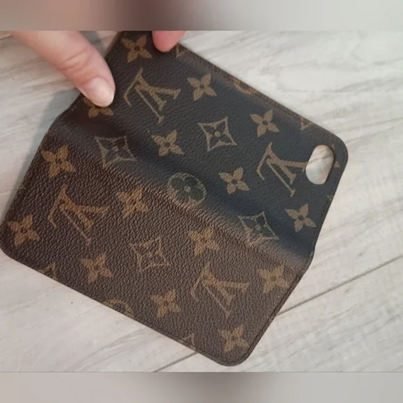 Louis Vuitton iphone case - Picture 4 of 6